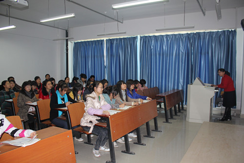 外语学院2011-2012学年第一学期高级职称教师示范课（二）